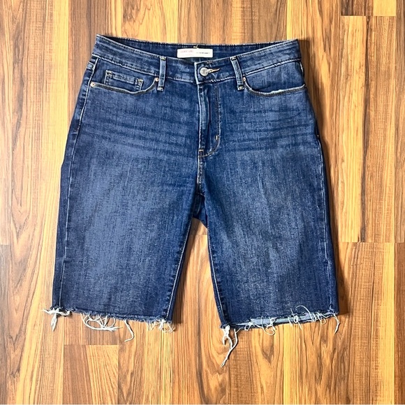 Signature by Levi Strauss Mid Rise Bermuda Stretch Jean Shorts – Size 28 - Picture 2 of 15